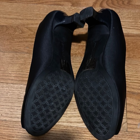 Abella Women's Navy Peep Toe Shoes - Picture 2 of 3